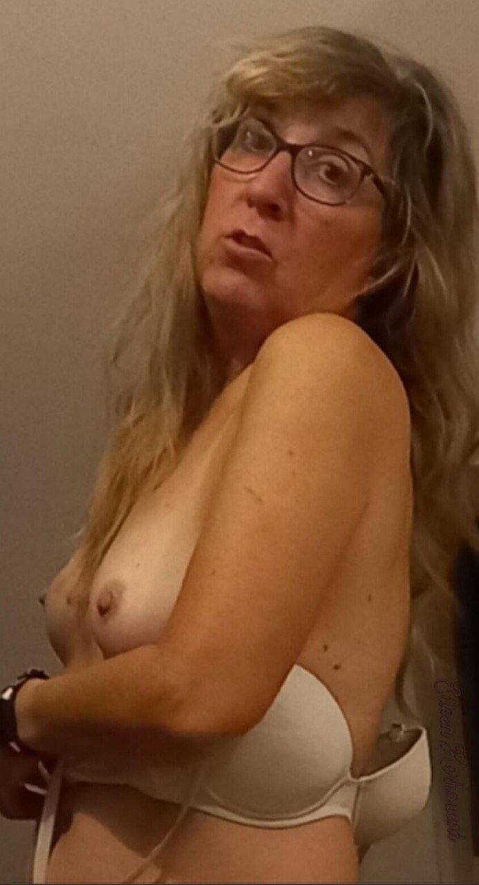 Naked and Exposed #4lSePQbM