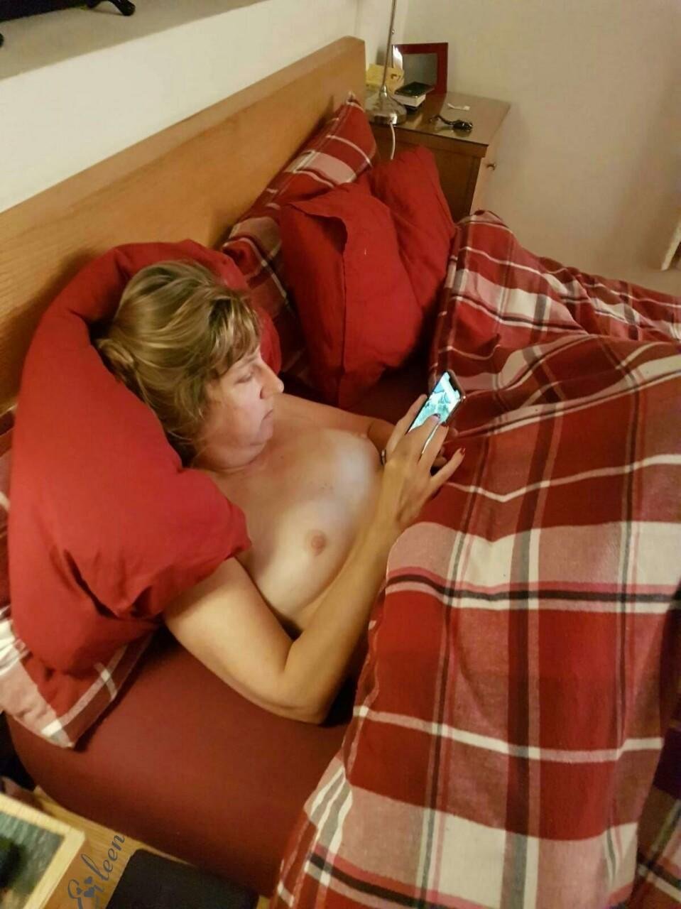 Naked and Exposed #PwnvgvtZ