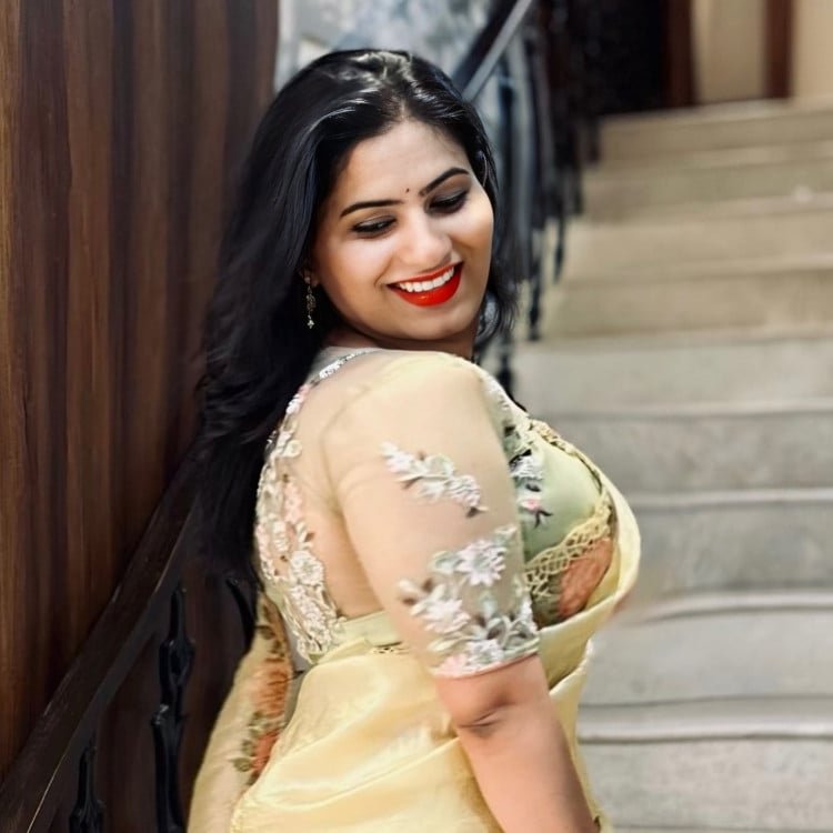 SLutty Indian babe Madhuri Lanja seeks cum! #ZkZZ2fRw