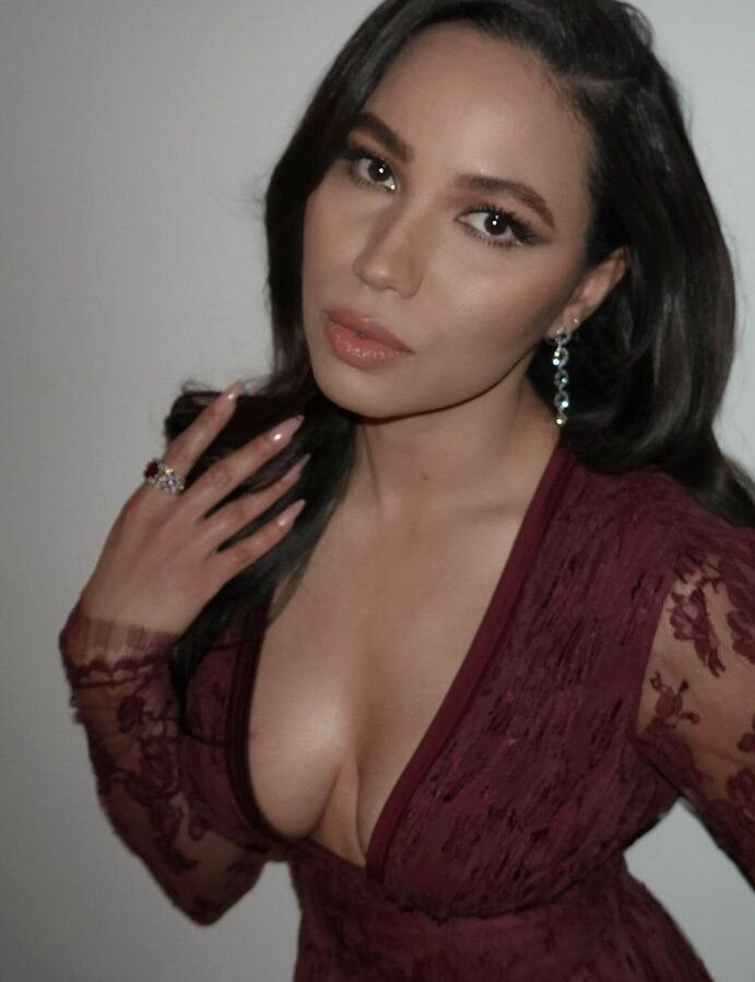 Jurnee Smollett Luscious Ass & Big Delicious Tits Makes For A Great Edging Session 🥵🤤 #C9sYTkN4
