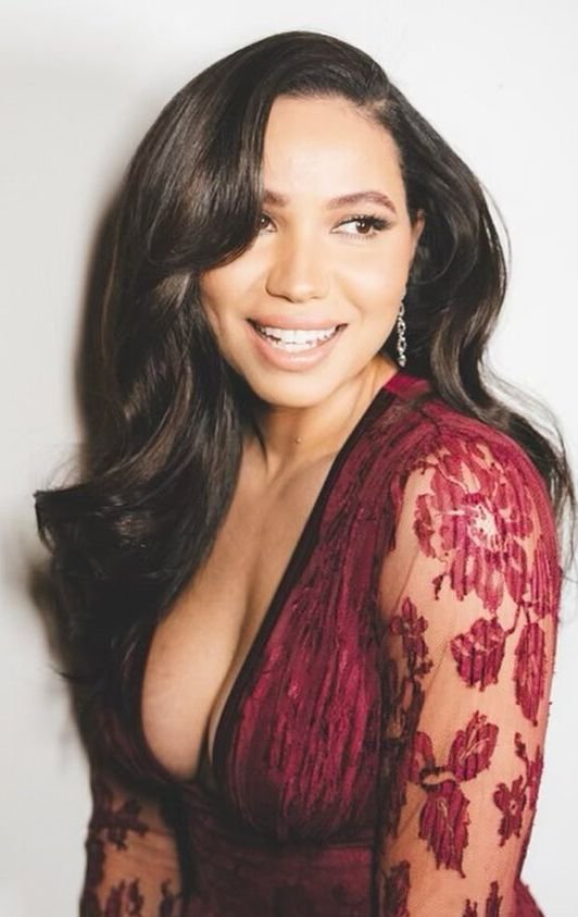 Jurnee Smollett Luscious Ass & Big Delicious Tits Makes For A Great Edging Session 🥵🤤 #JTcrcM8v