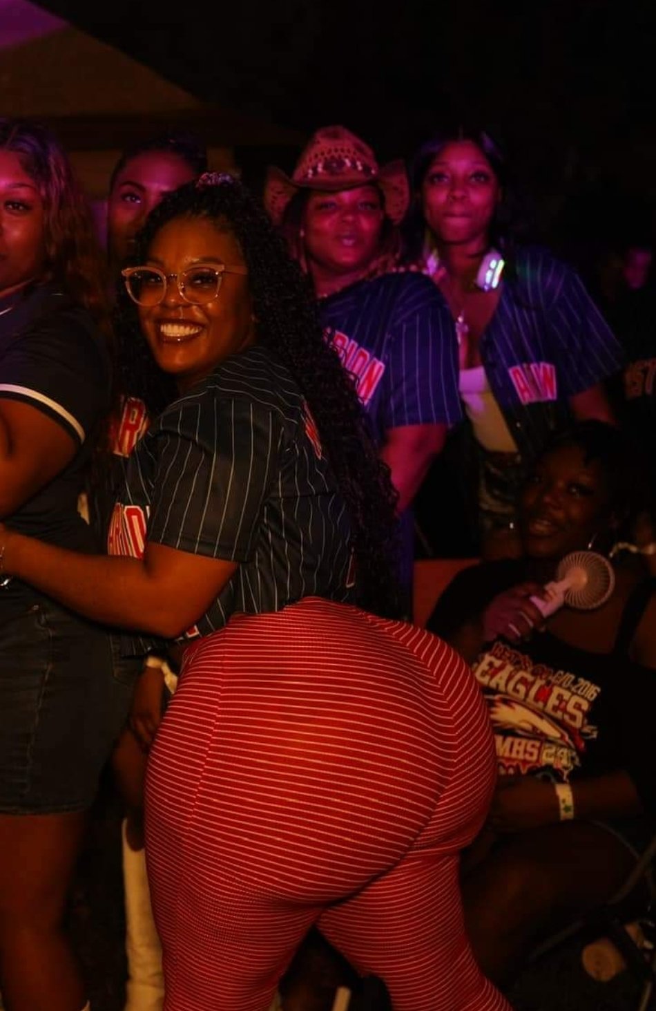 Backshots all day #FvWKAuDy