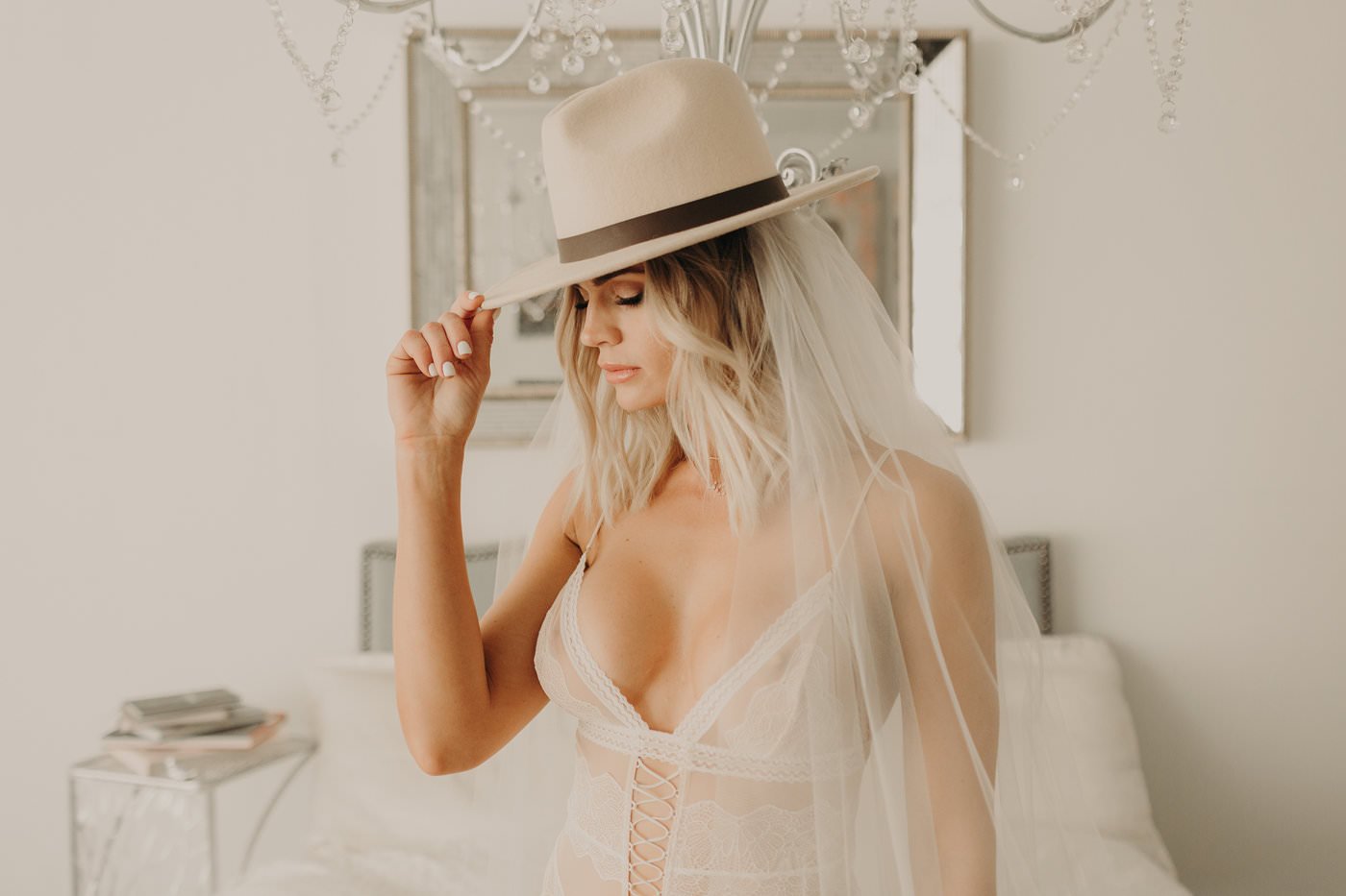 Glamorous Blonde Boudoir #IZ2m37NS